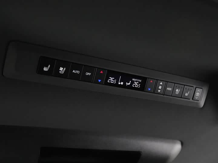 Фото 13 - Toyota Granvia