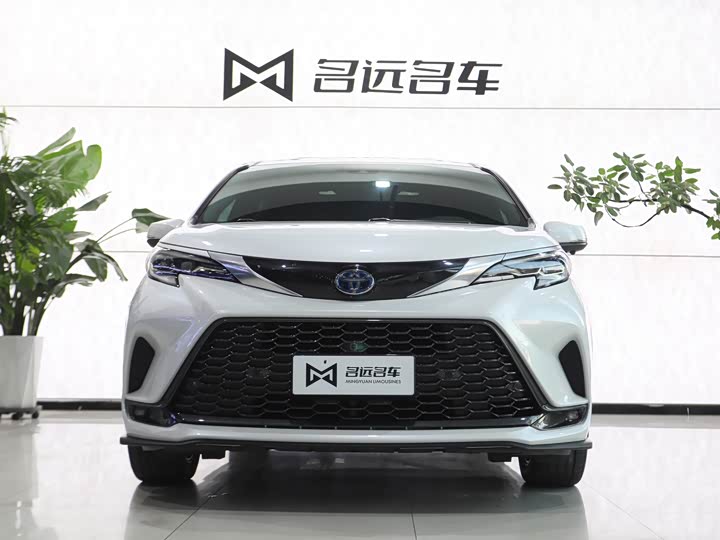 Фото 2 - Toyota Granvia