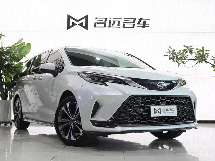 Фото 3 - Toyota Granvia