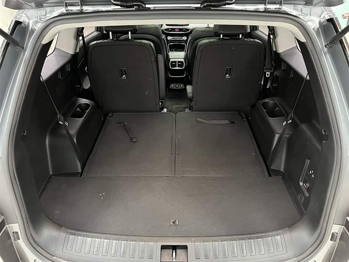 Фото 16 - Hyundai Santa Fe