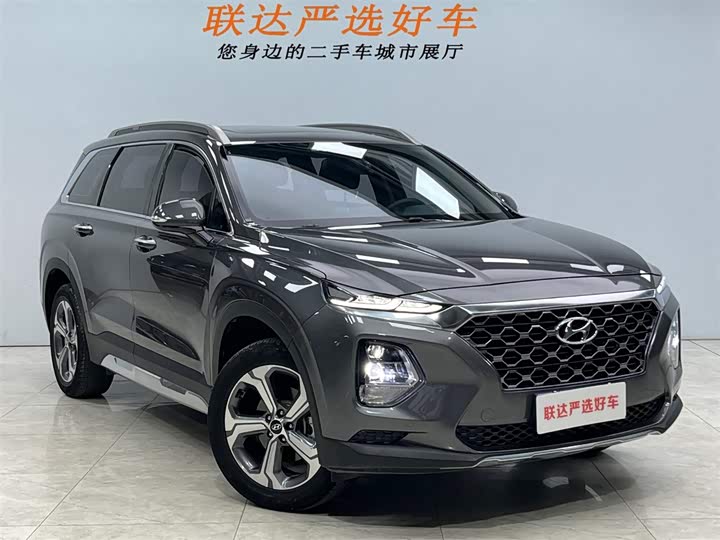 Фото 23 - Hyundai Santa Fe
