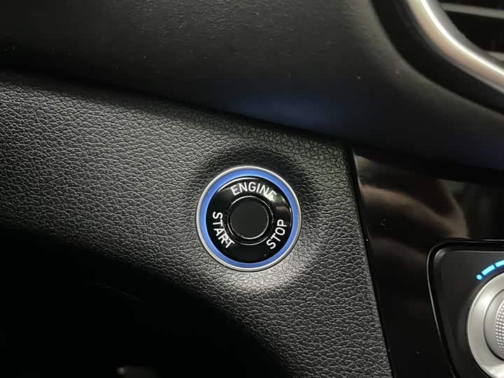 Фото 4 - Hyundai Santa Fe