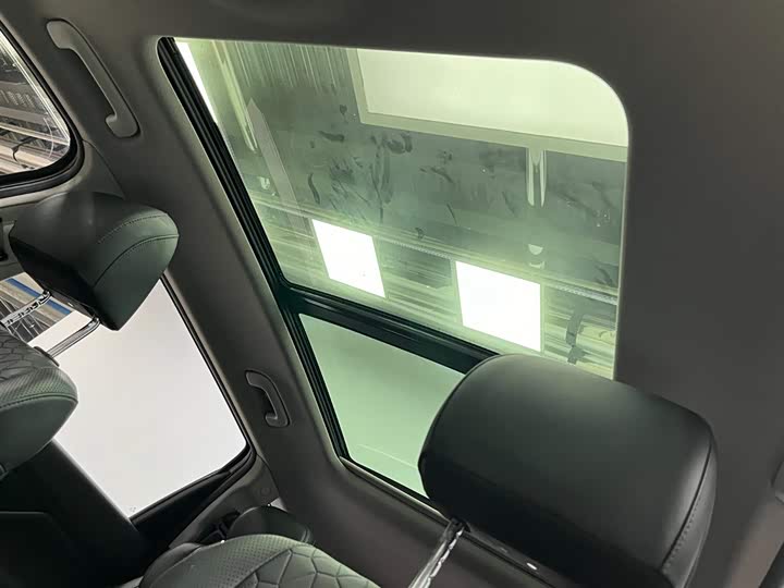 Фото 9 - Hyundai Santa Fe