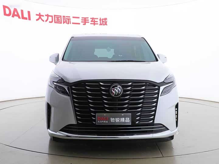 Фото 2 - Buick GL8 ES