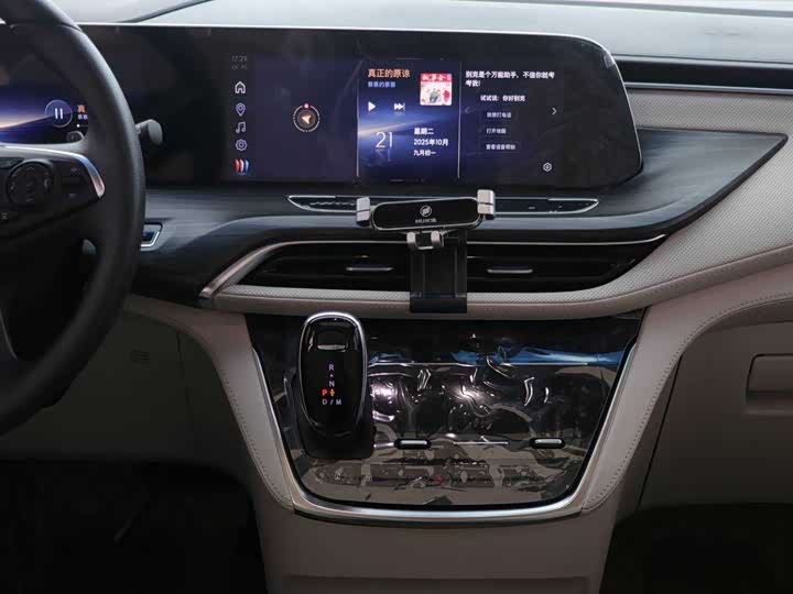 Фото 8 - Buick GL8 ES