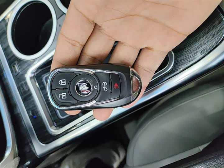 Фото 9 - Buick GL8 ES