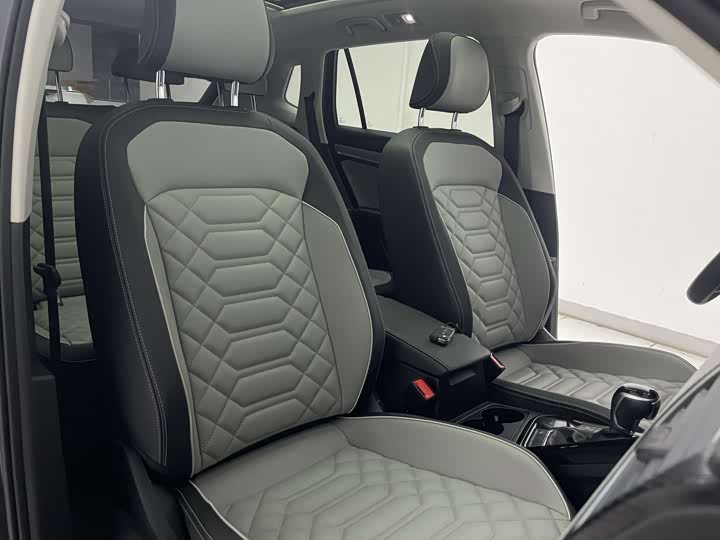 Фото 11 - Volkswagen Tayron