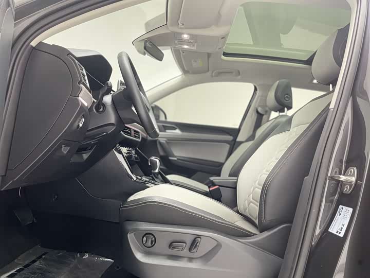 Фото 38 - Volkswagen Tayron