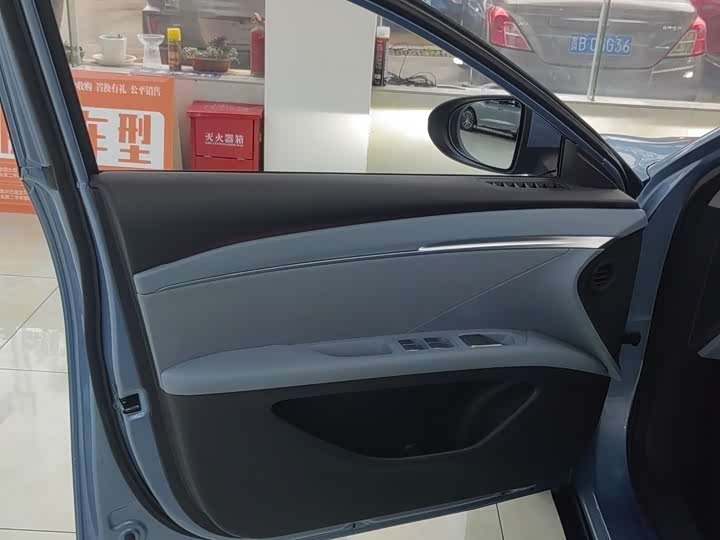 Фото 10 - XPeng Mona M03