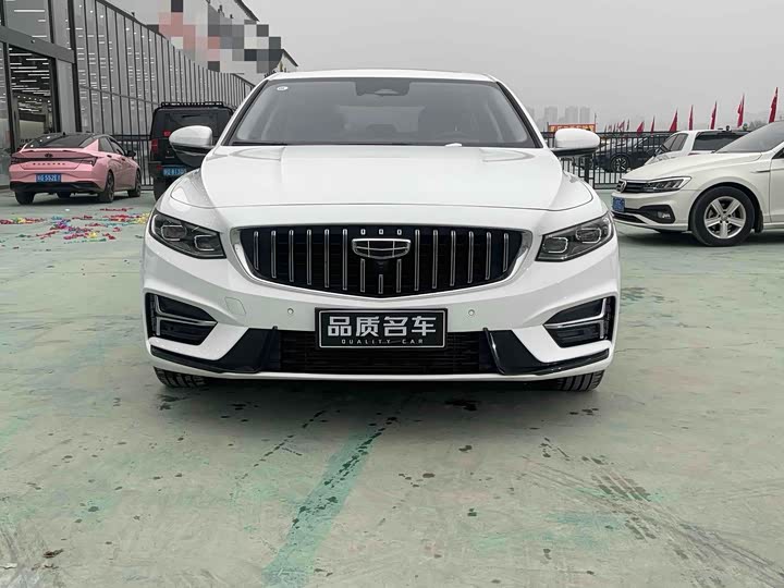 Фото 2 - Geely Preface