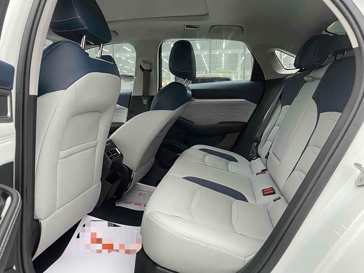 Фото 6 - Geely Preface