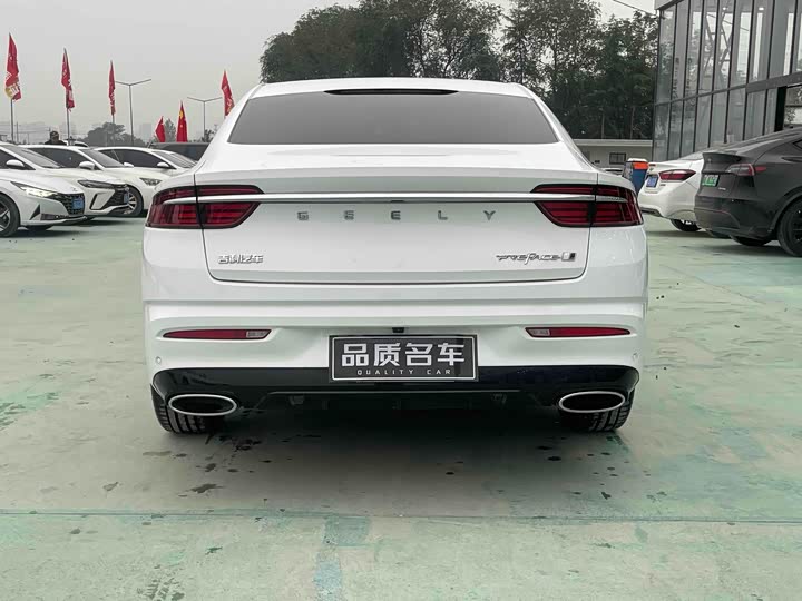 Фото 8 - Geely Preface