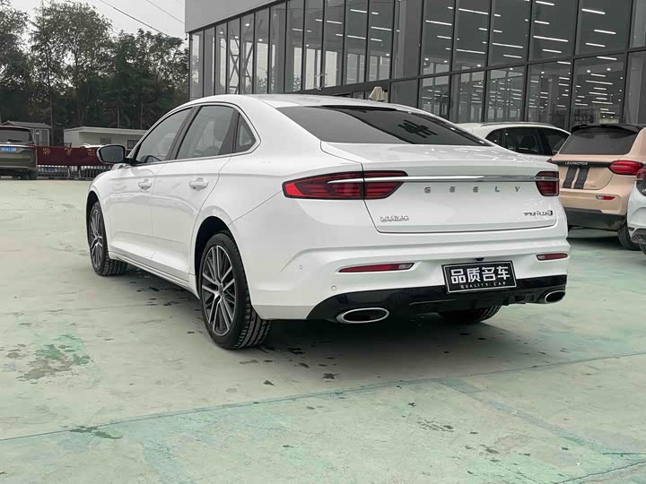 Фото 9 - Geely Preface