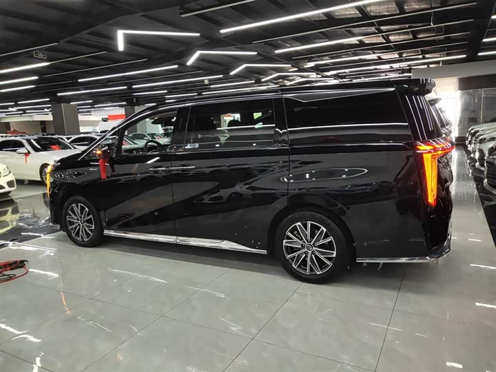 Фото 5 - GAC Trumpchi M8