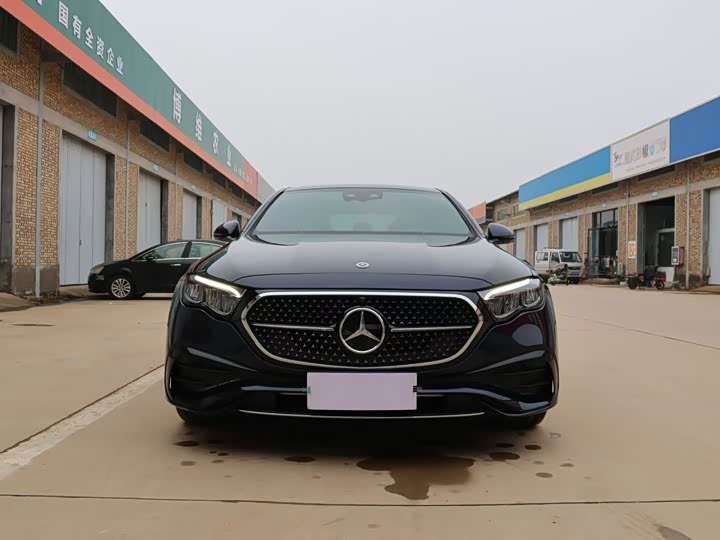 Фото 2 - Mercedes-Benz E-Class