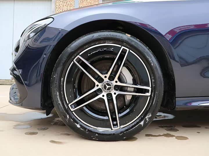 Фото 4 - Mercedes-Benz E-Class