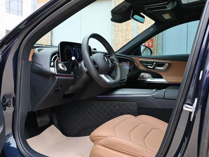 Фото 5 - Mercedes-Benz E-Class