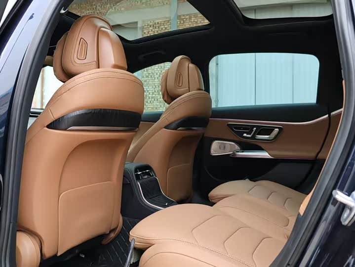 Фото 9 - Mercedes-Benz E-Class