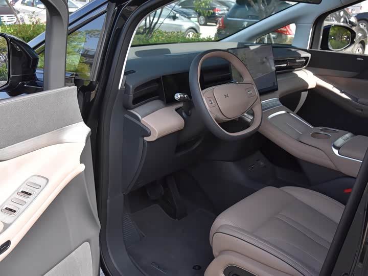 Фото 8 - XPeng X9