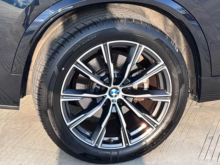 Фото 17 - BMW X5