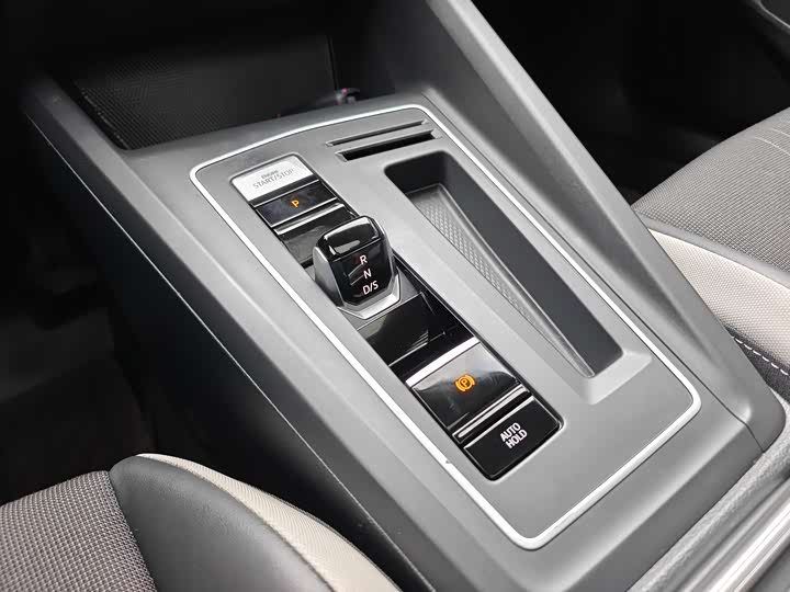 Фото 12 - Volkswagen Golf