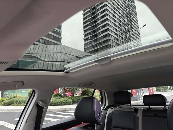 Фото 17 - Volkswagen Golf