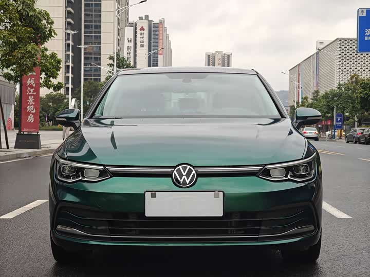 Фото 2 - Volkswagen Golf