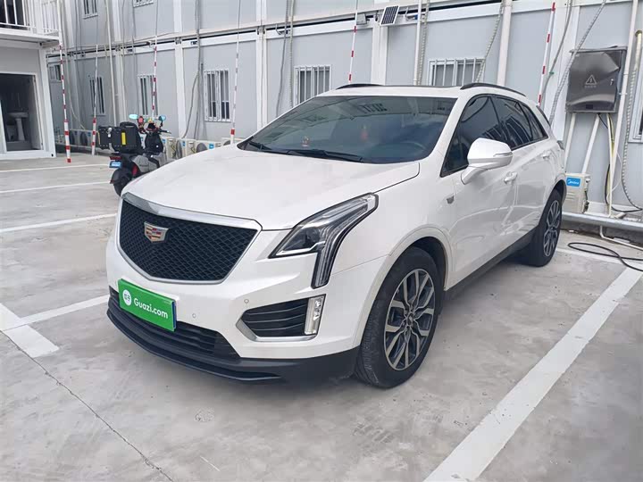 Фото 1 - Cadillac XT5