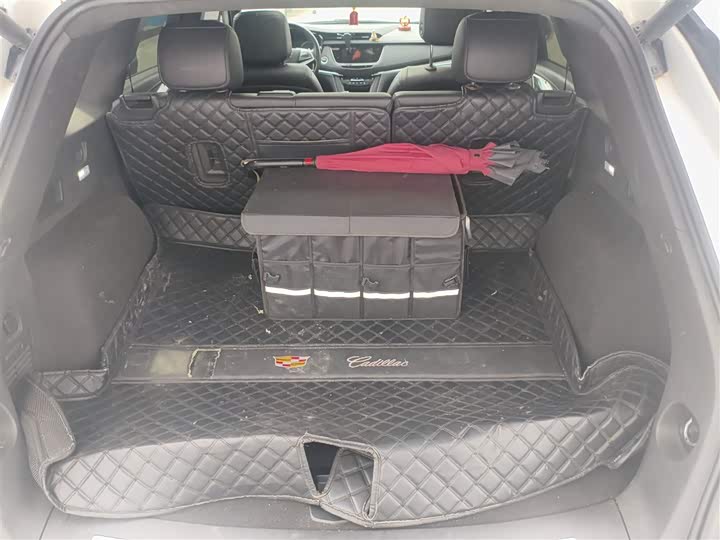 Фото 10 - Cadillac XT5