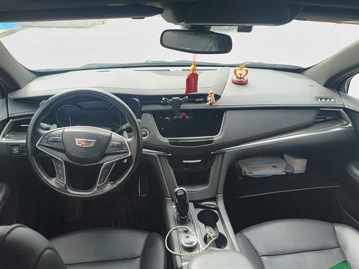 Фото 13 - Cadillac XT5