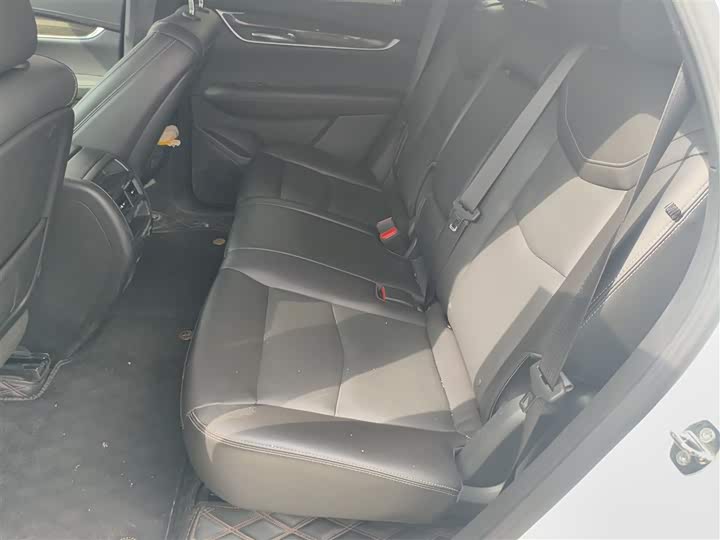 Фото 15 - Cadillac XT5