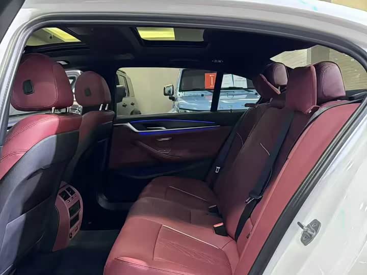 Фото 6 - BMW 5 Series