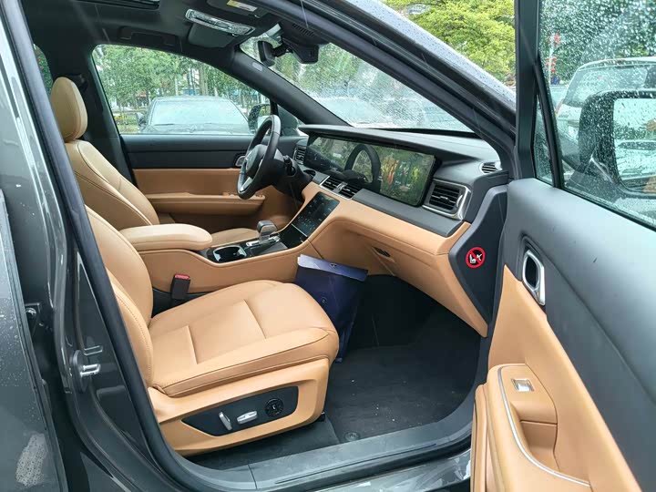 Фото 11 - LiXiang One