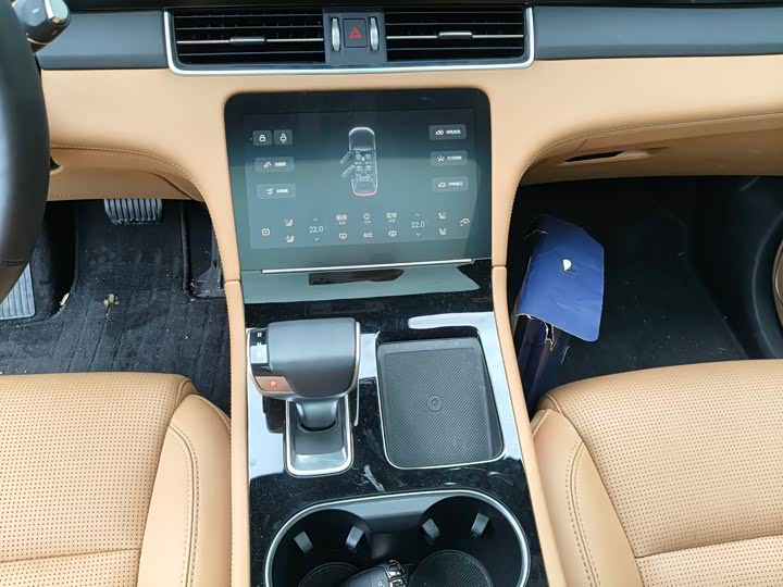 Фото 13 - LiXiang One