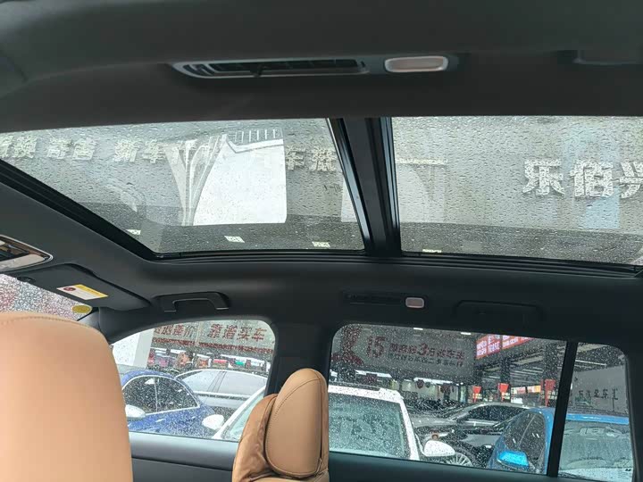 Фото 15 - LiXiang One