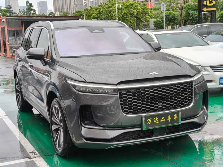 Фото 3 - LiXiang One