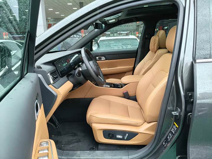 Фото 8 - LiXiang One