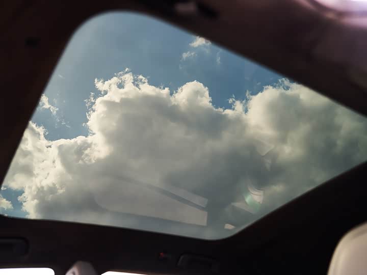 Фото 14 - Zeekr 001