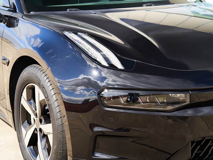 Фото 19 - Zeekr 001