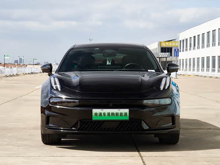 Фото 2 - Zeekr 001