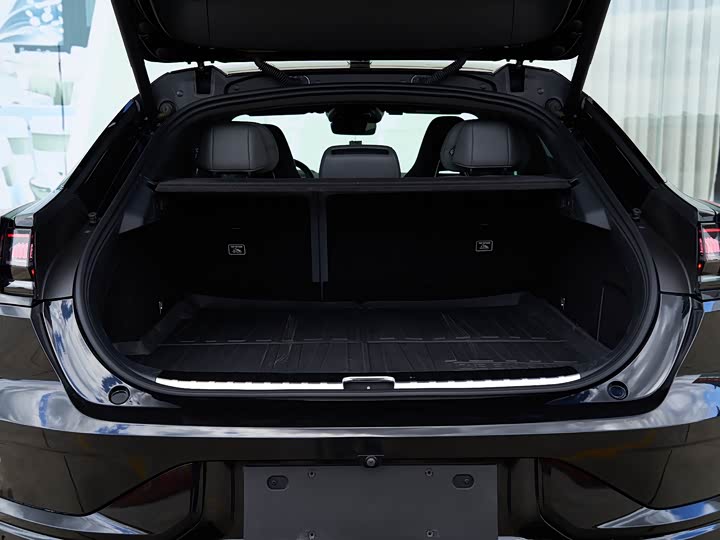 Фото 9 - Zeekr 001