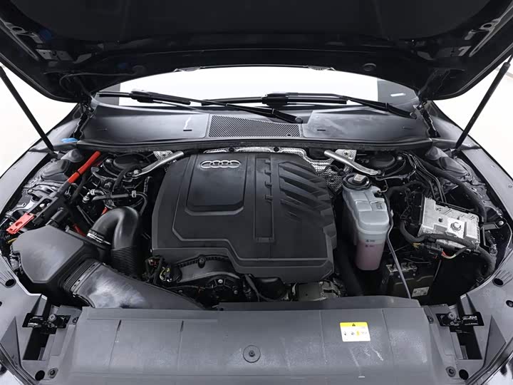 Фото 15 - Audi A7L