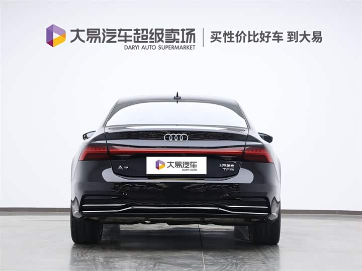 Фото 4 - Audi A7L
