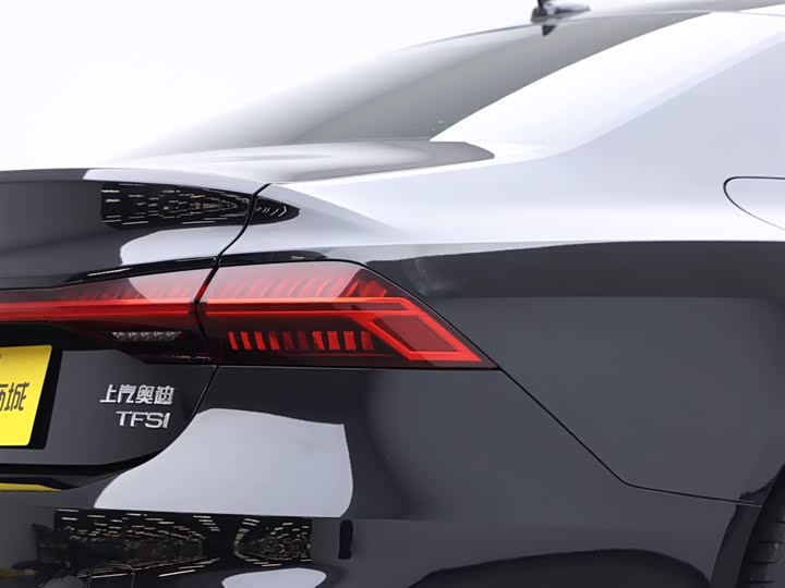 Фото 5 - Audi A7L