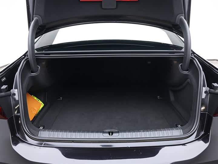 Фото 6 - Audi A7L