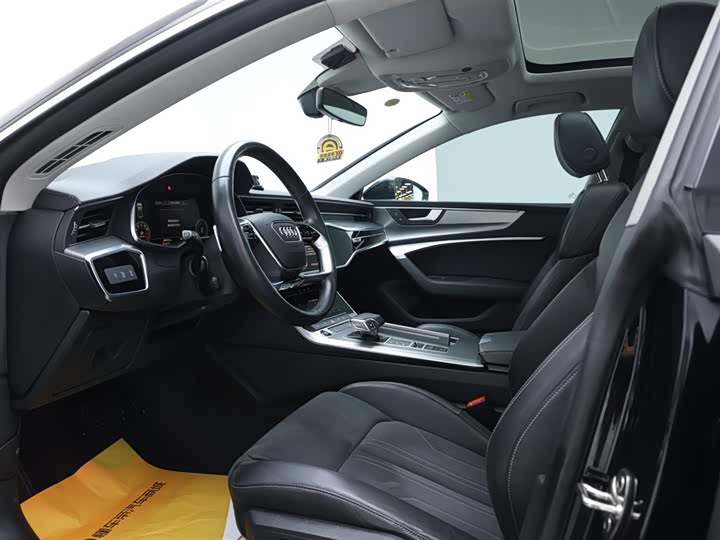 Фото 8 - Audi A7L