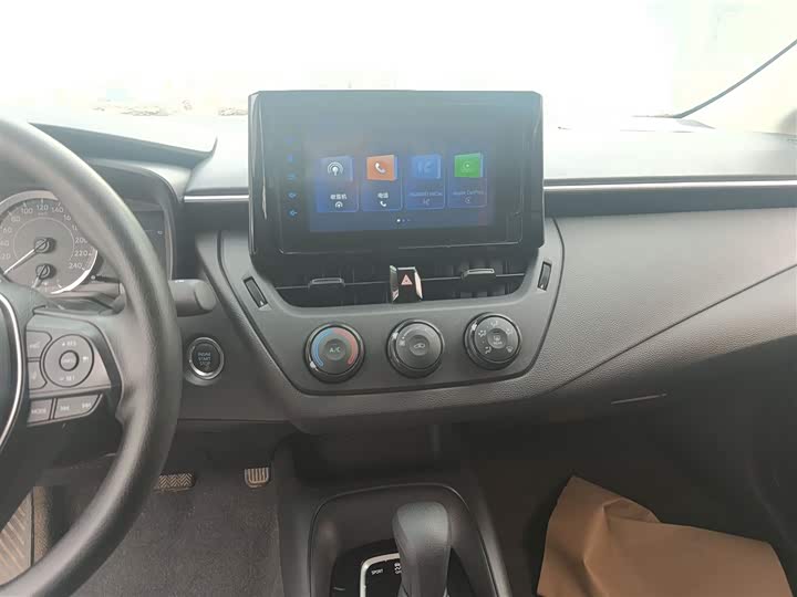 Фото 13 - Toyota Corolla