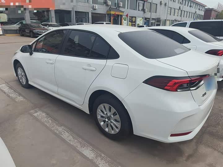 Фото 5 - Toyota Corolla