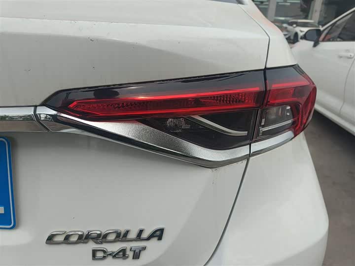 Фото 8 - Toyota Corolla