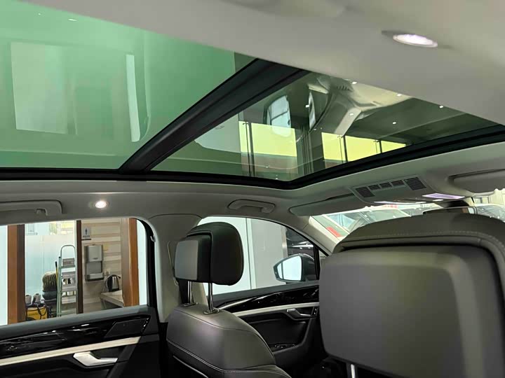 Фото 10 - Volkswagen Touareg